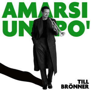 Third Single 'Amarsi un po`' from his new album 'ITALIA'